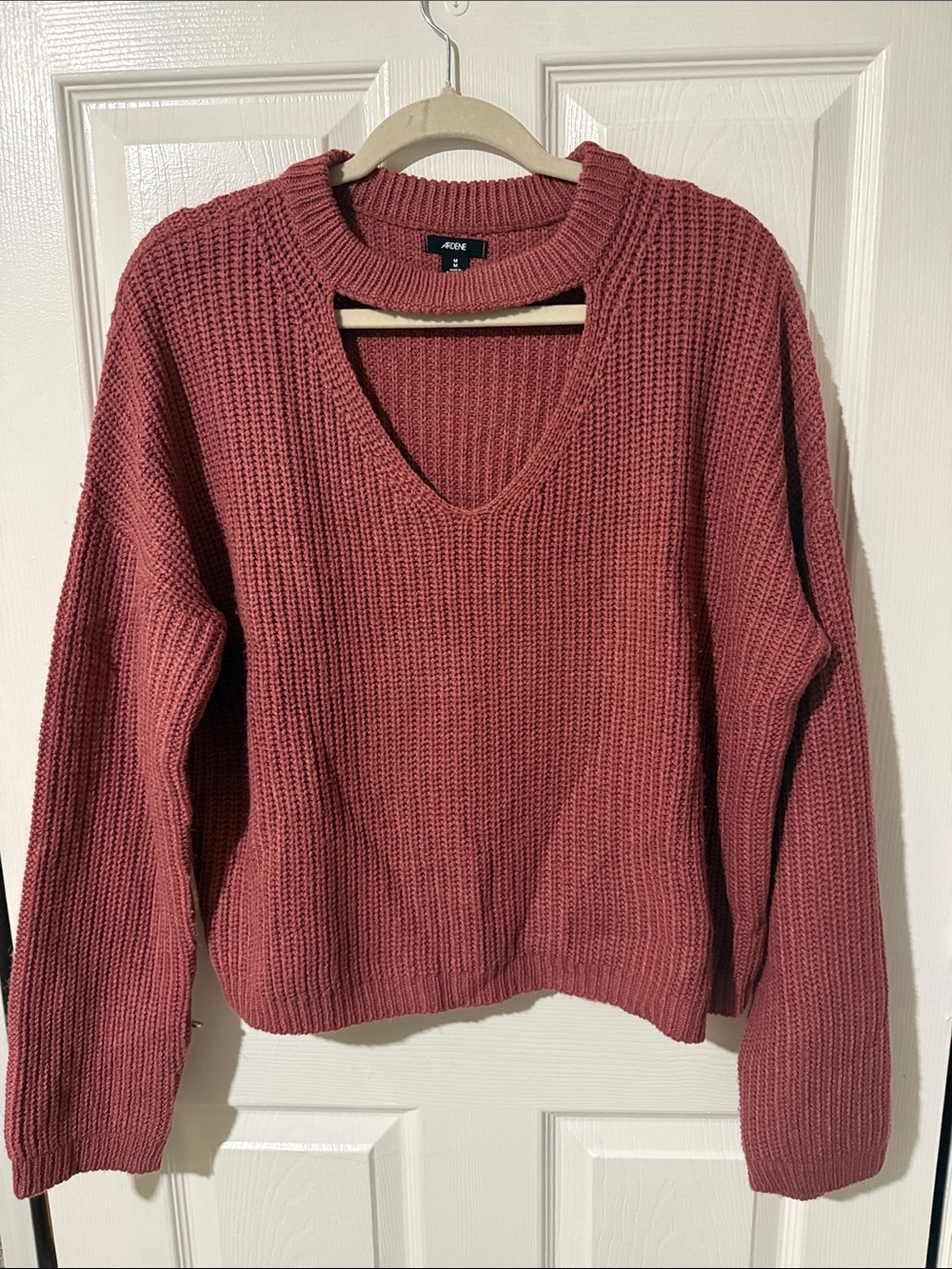Ardene Chunky V-Neck Sweater in Rose
